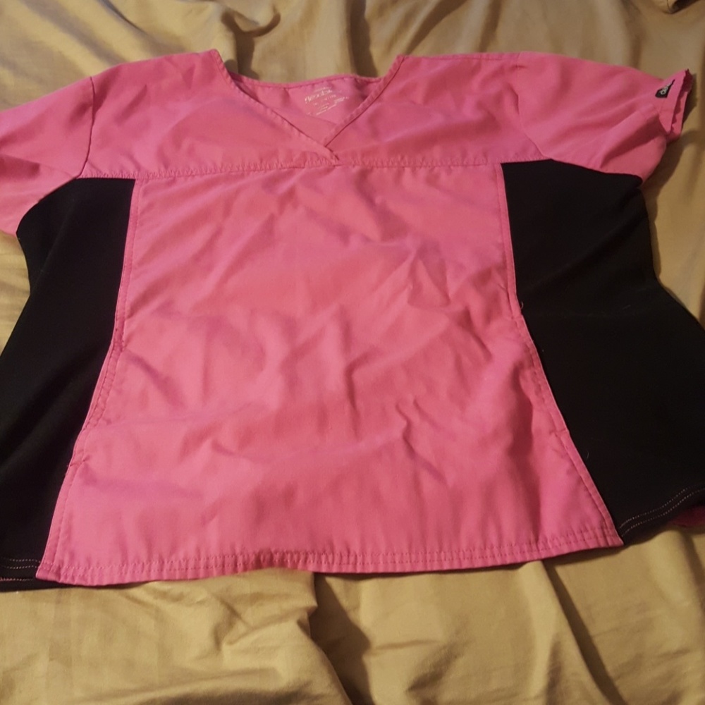 Cherokee scrub top